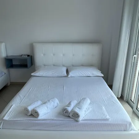 Apartment Andrea Markou Qeparo