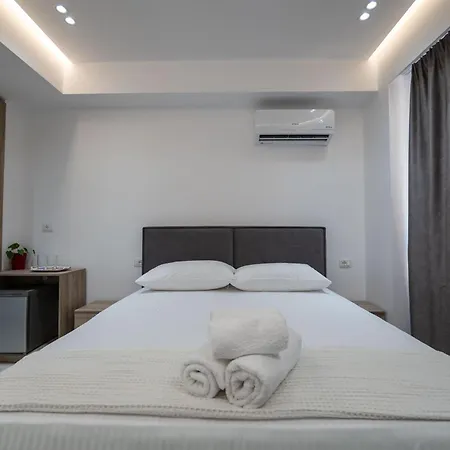 Andrea Markou Apartament Qeparo