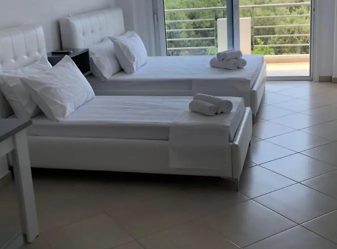 Andrea Markou Apartament Qeparo