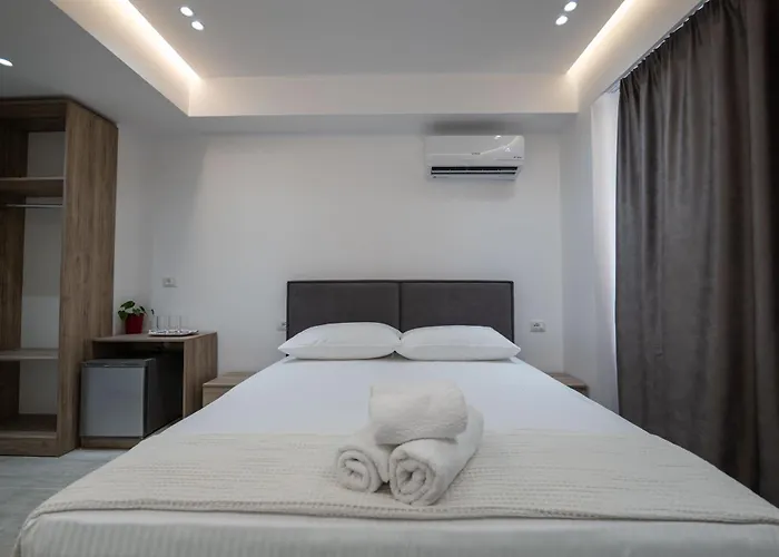 Andrea Markou Apartament Qeparo