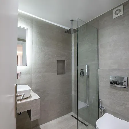 Apartment Andrea Markou Qeparo