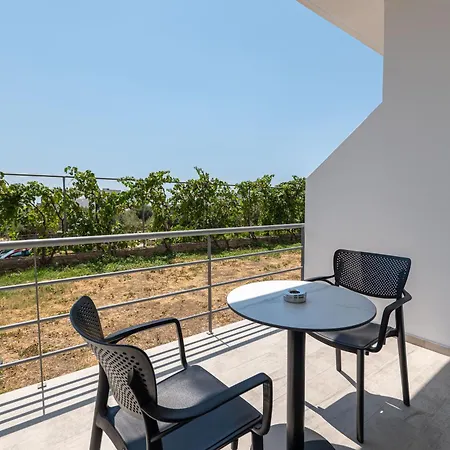 Apartment Andrea Markou Qeparo
